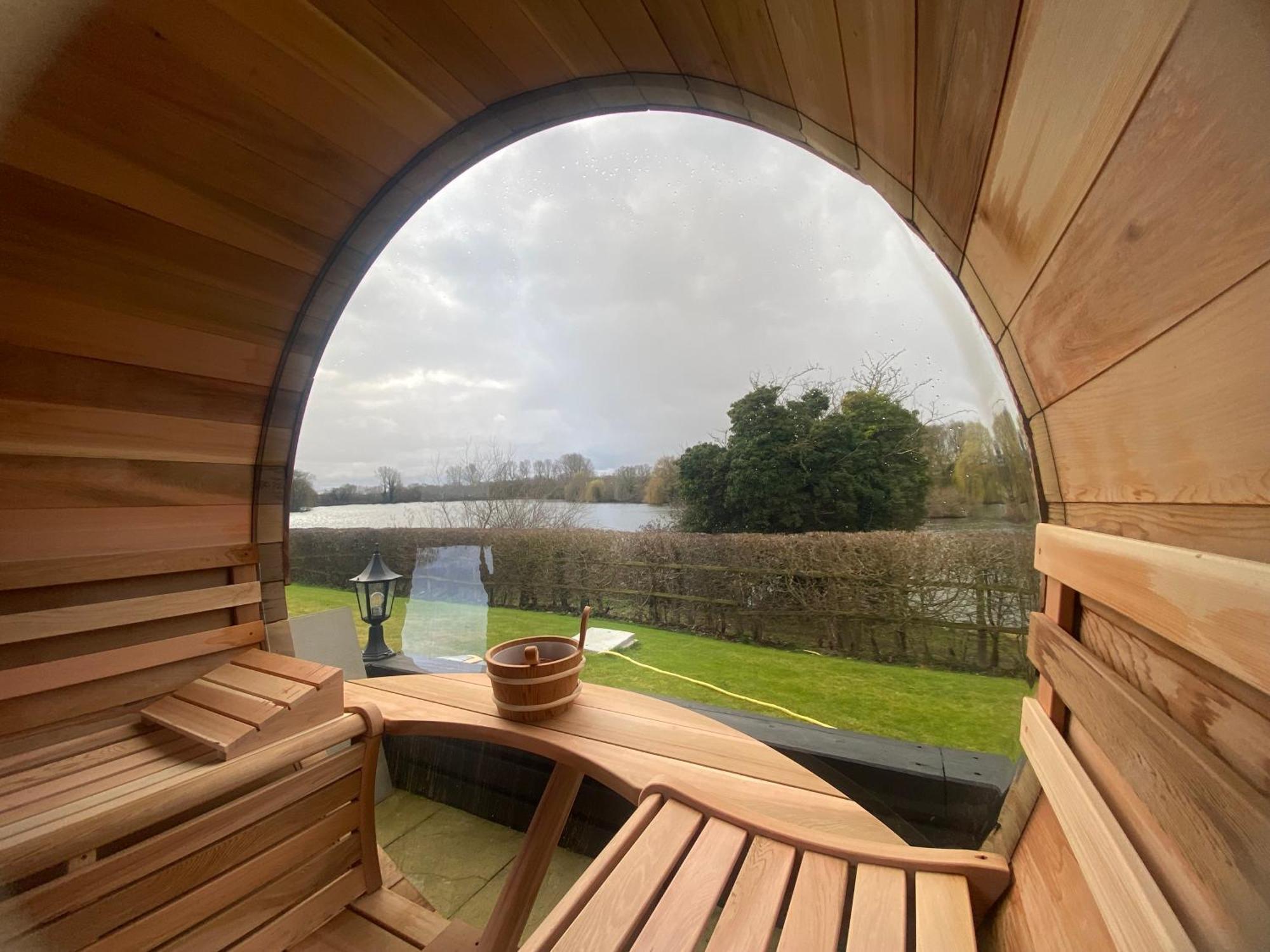 Lake View Retreats Rickmansworth Bagian luar foto